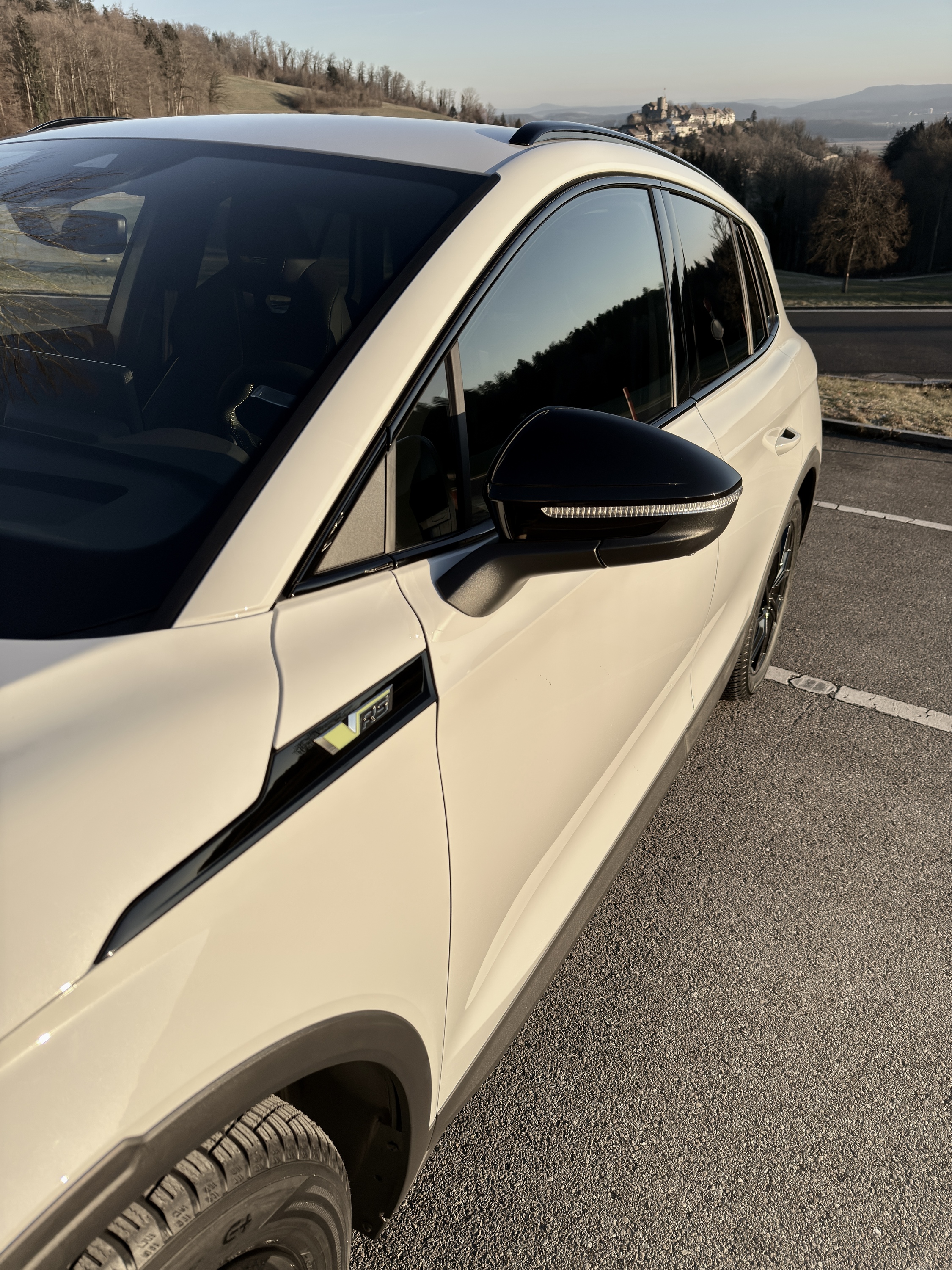 Elroq vRS Moon-Weiss Metallic