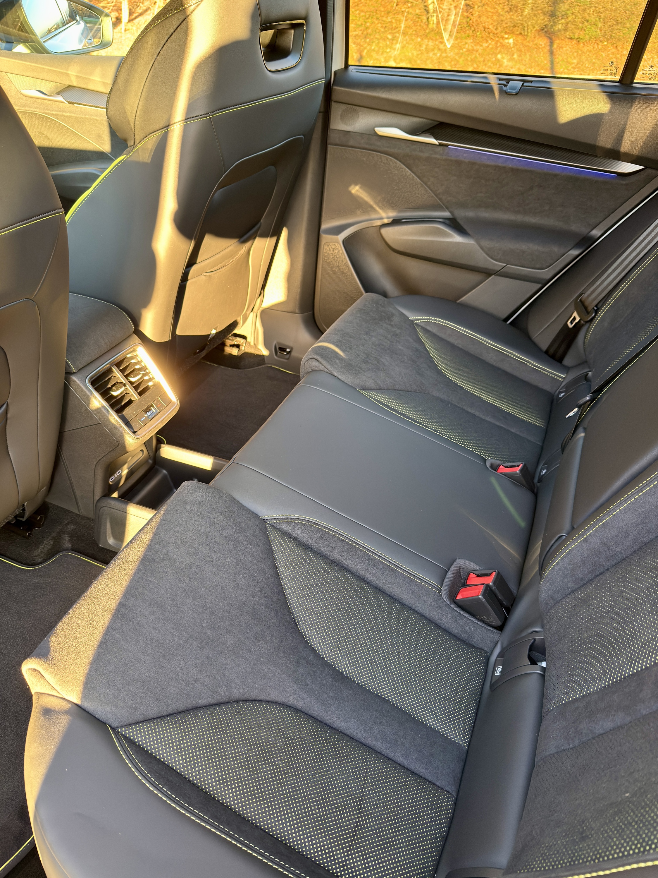 Elroq vRS Moon-Weiss Metallic