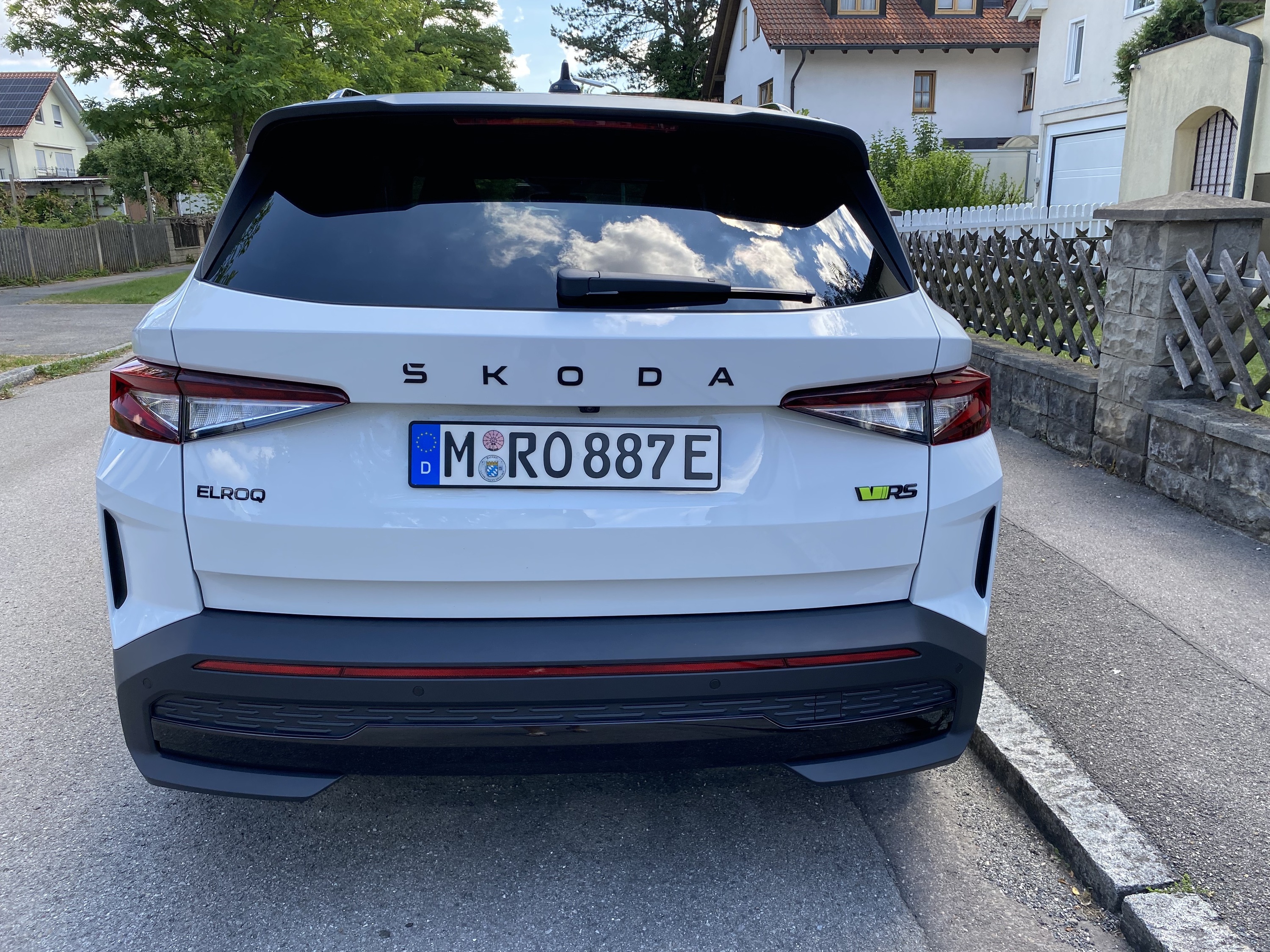 Elroq RS Moon weiß mit schwarzem Dach